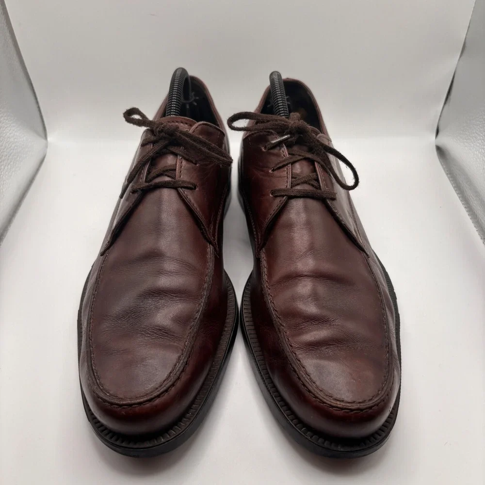 Tods Mens Brown Leather Moc Toe Derby Shoe Size 7.5 Made in Italy Luxury Loafers